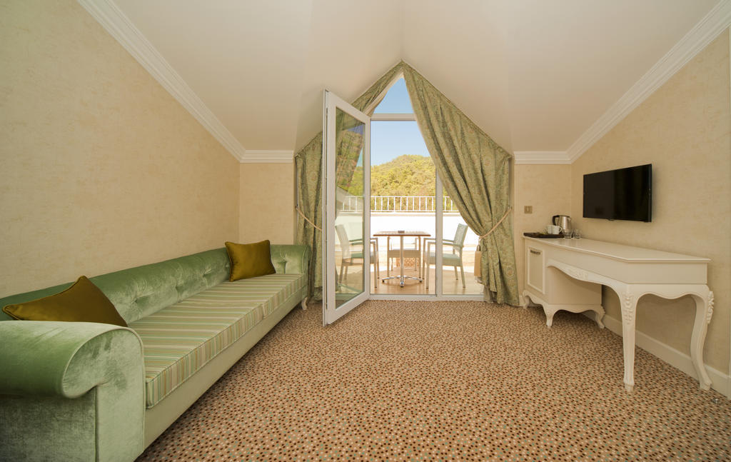 Grand Gocek Hotel Rum bild